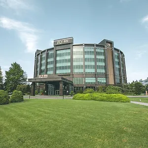 https://sheraton-baku-airport-hotel.aboutbakuhotels.com